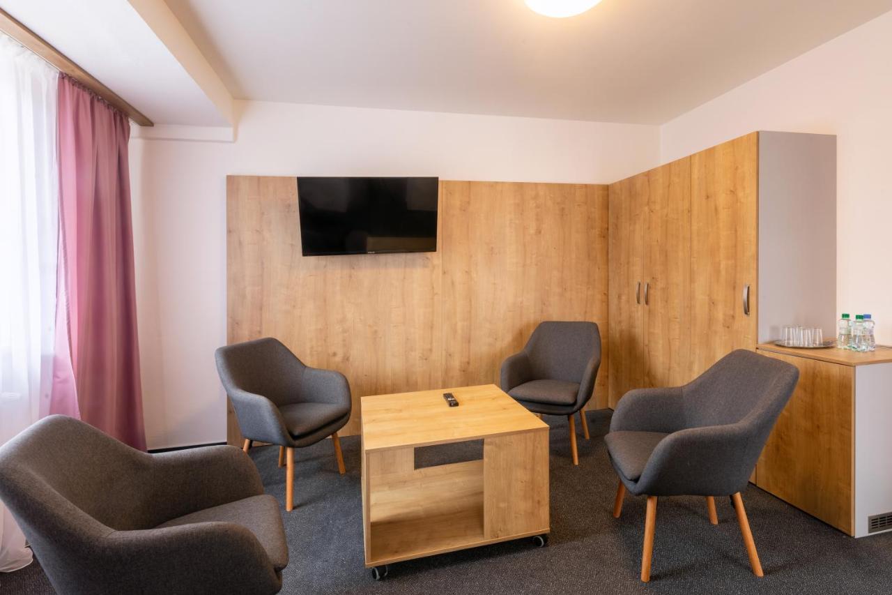 Hotel Svet Trzeboń Zewnętrze zdjęcie