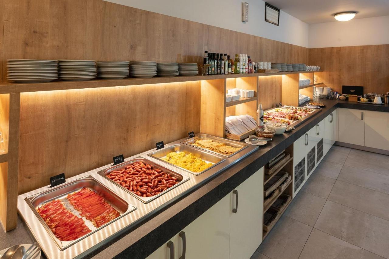 Hotel Svet Trzeboń Zewnętrze zdjęcie